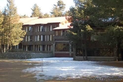 Senator Pine N Peak Hotel Pahalgam Bagian luar foto