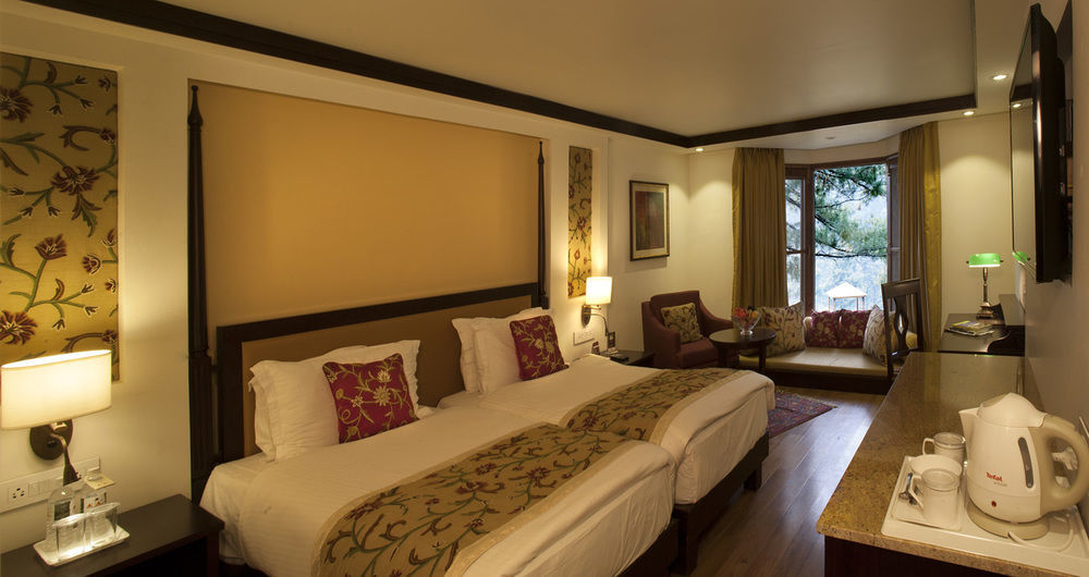 Senator Pine N Peak Hotel Pahalgam Bagian luar foto