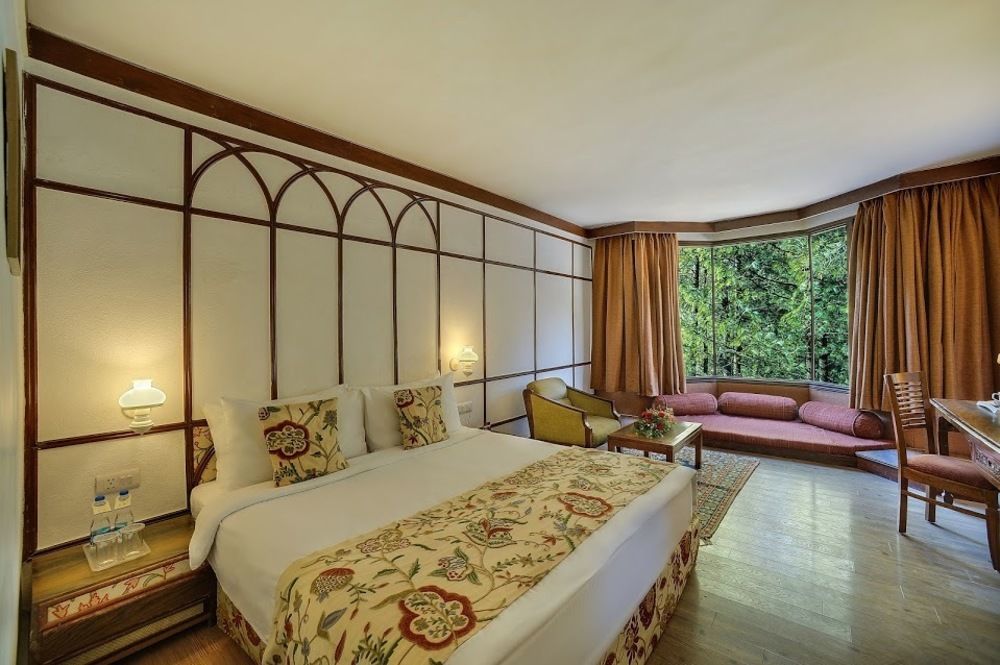 Senator Pine N Peak Hotel Pahalgam Bagian luar foto