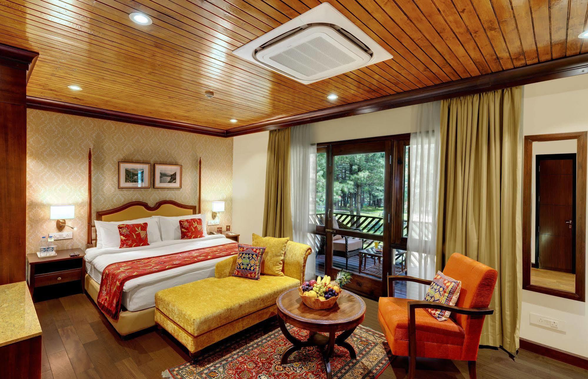 Senator Pine N Peak Hotel Pahalgam Bagian luar foto