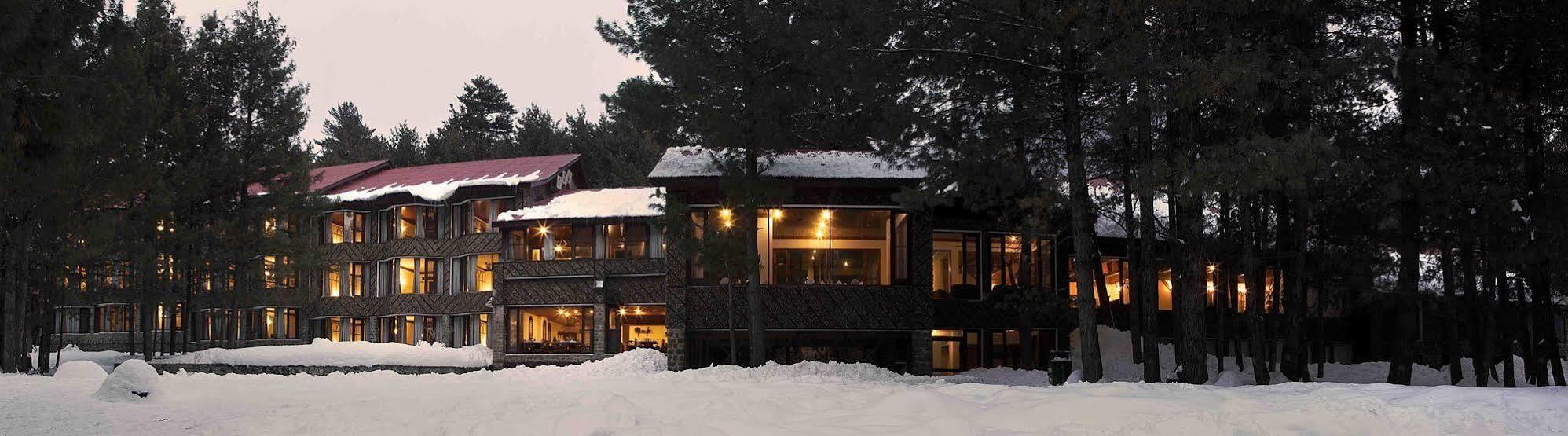 Senator Pine N Peak Hotel Pahalgam Bagian luar foto